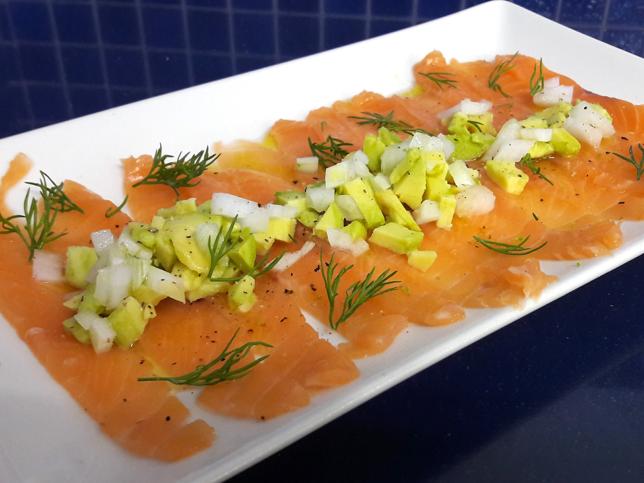 Ensalada de Salmón y Aguacate El Rincón del Ángel